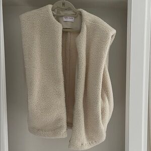 Muse and Moda Cozy Cream Sherpa Boucle Vest size s / m